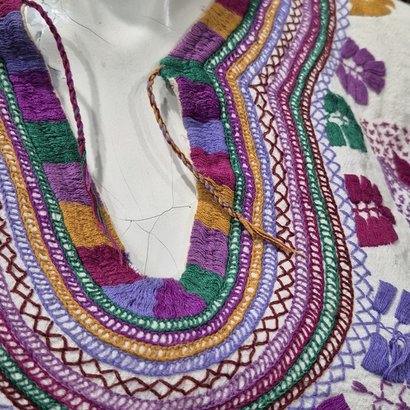 Vintage Mexican Chiapas Hand embroidered blouse Huipil Style Festival Top Sz M - Picture 7 of 7